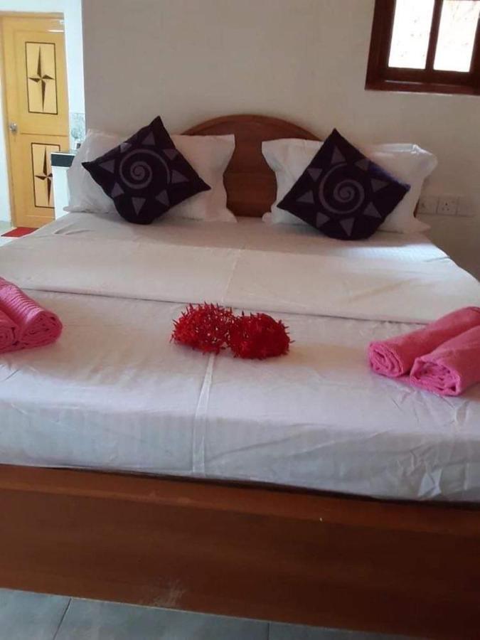 Villa25 Homestay Free Pick Up From The Centre แคนดี้ ภายนอก รูปภาพ