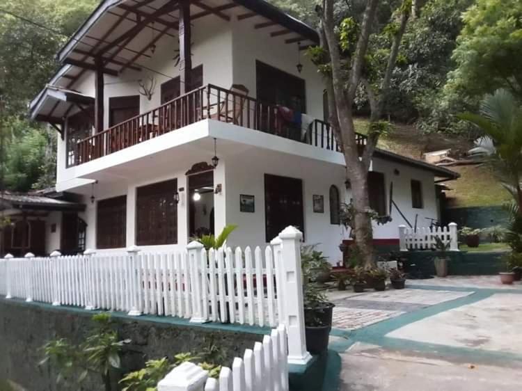 Villa25 Homestay Free Pick Up From The Centre แคนดี้ ภายนอก รูปภาพ