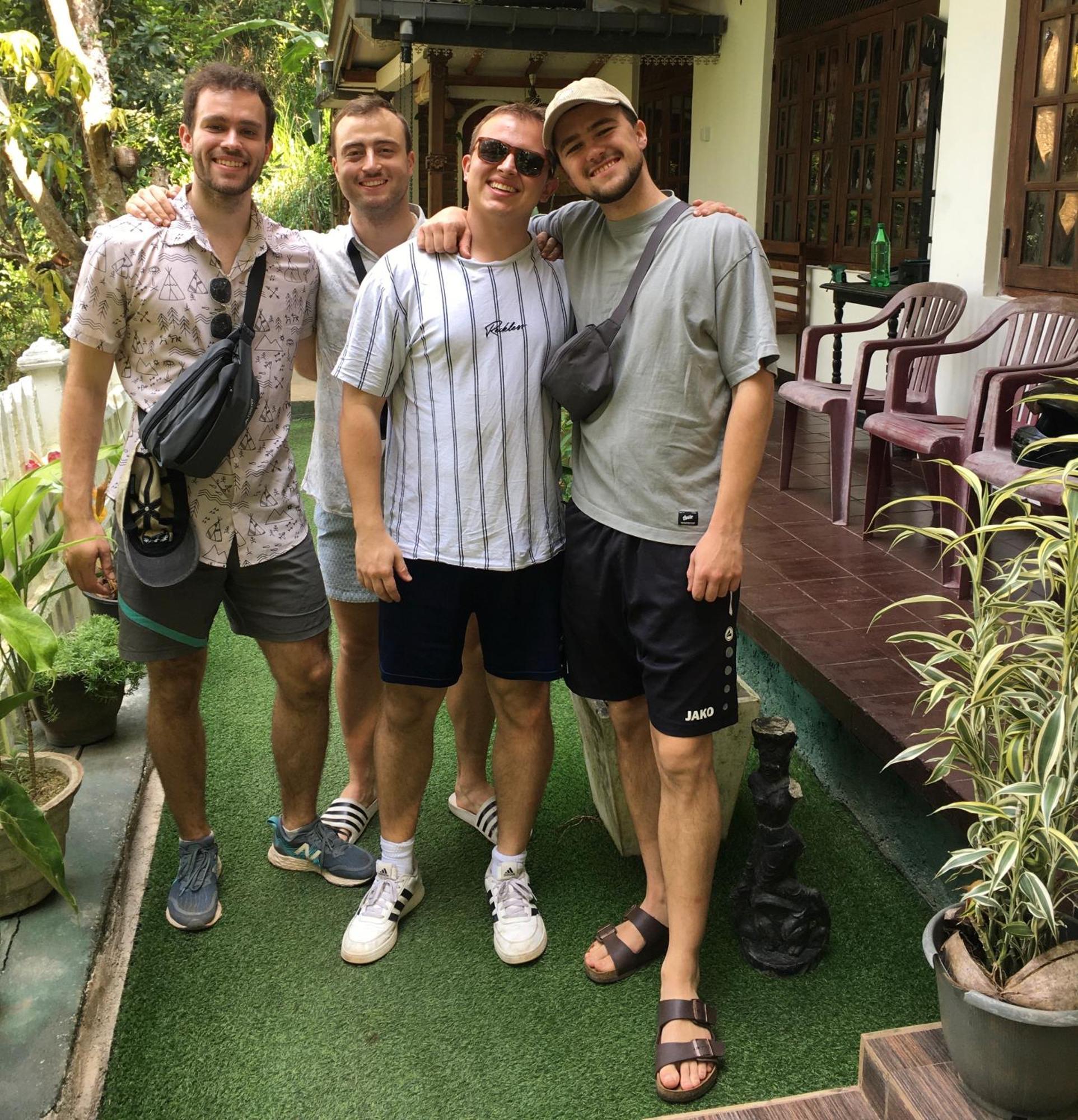 Villa25 Homestay Free Pick Up From The Centre แคนดี้ ภายนอก รูปภาพ