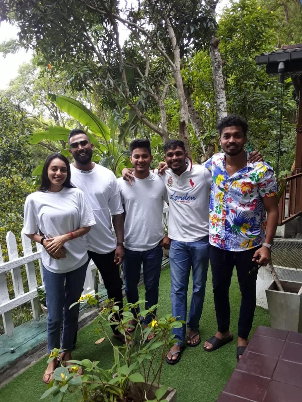 Villa25 Homestay Free Pick Up From The Centre แคนดี้ ภายนอก รูปภาพ