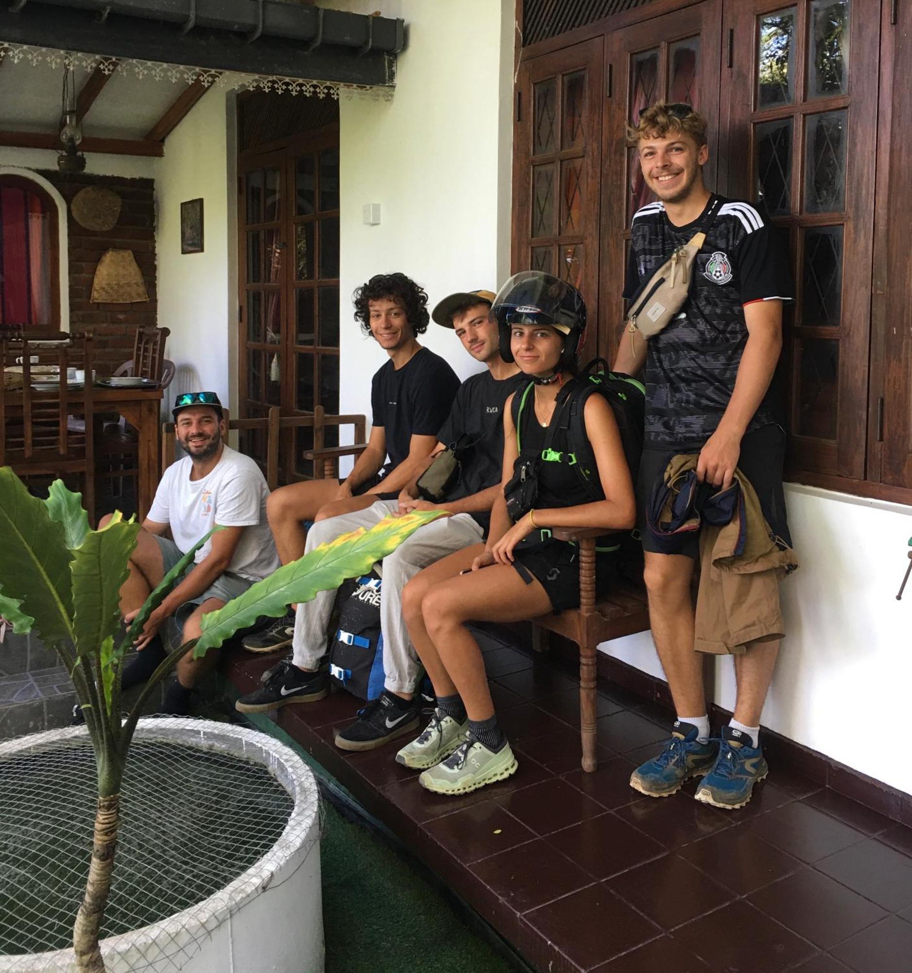 Villa25 Homestay Free Pick Up From The Centre แคนดี้ ภายนอก รูปภาพ