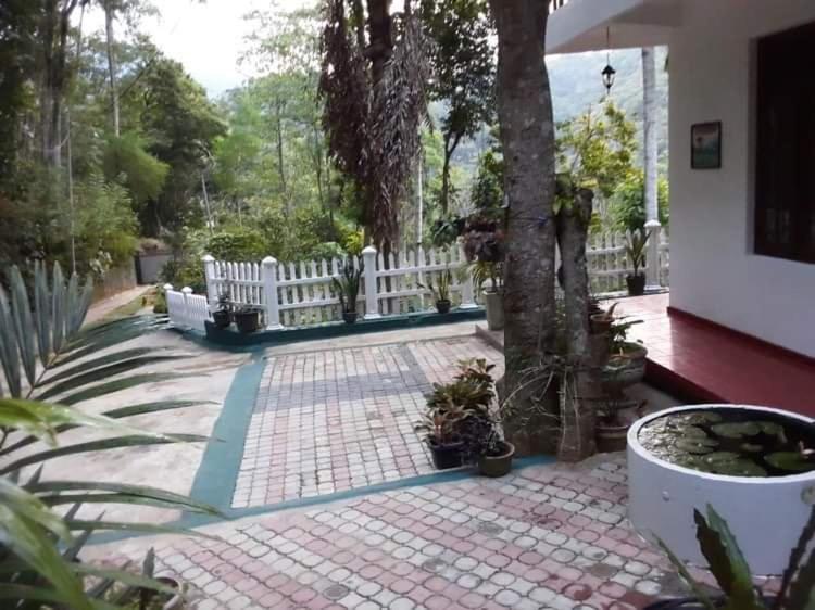 Villa25 Homestay Free Pick Up From The Centre แคนดี้ ภายนอก รูปภาพ
