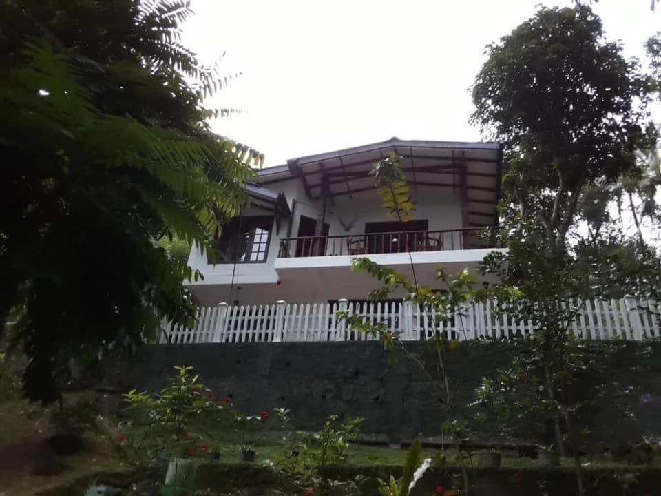Villa25 Homestay Free Pick Up From The Centre แคนดี้ ภายนอก รูปภาพ