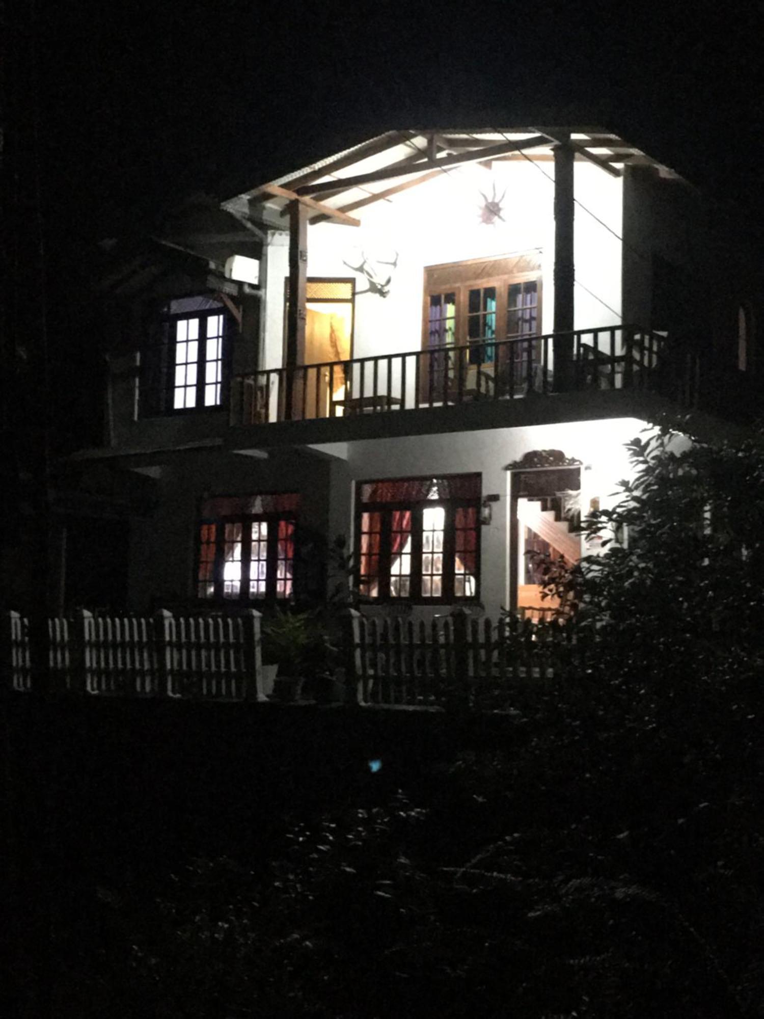 Villa25 Homestay Free Pick Up From The Centre แคนดี้ ภายนอก รูปภาพ